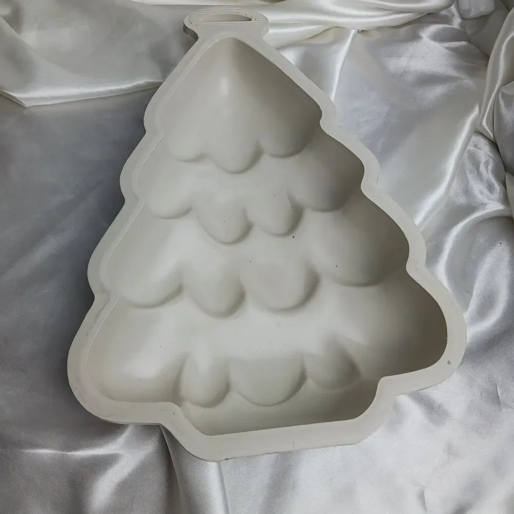 VINTAGE WILTON MICROBAKES TREE CAKE PAN